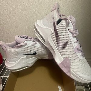 Women’s 11.5 Nike Air Max Impact 3